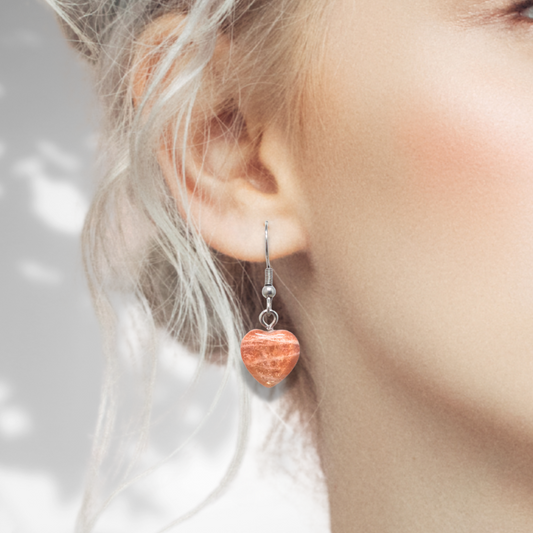 Boucles d'oreilles cœur en Pierre de Soleil (BO137) - ENAE Minéraux