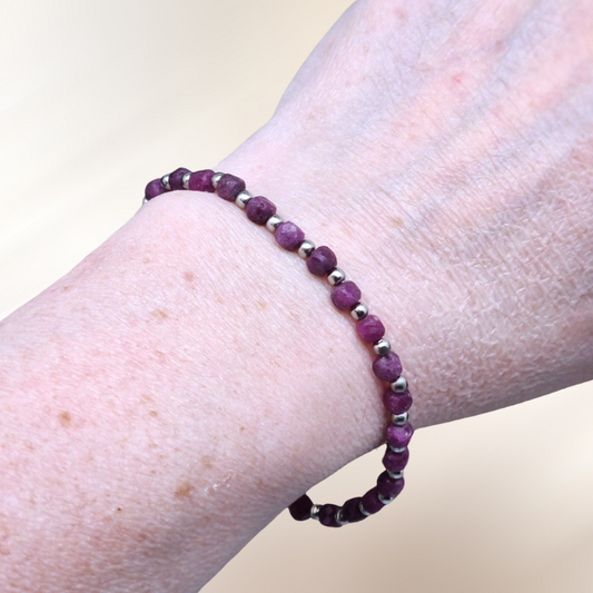 bracelet, lithotherapie, pierre, rubis ENAE Mineraux