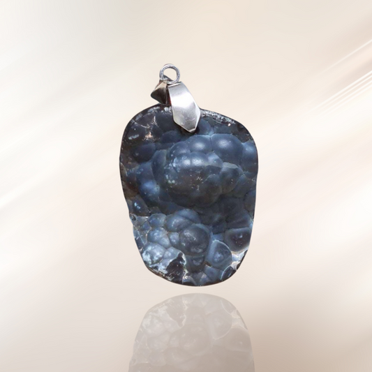 calcedoine bleue, lithotherapie, pendentif, pierre brute ENAE Mineraux