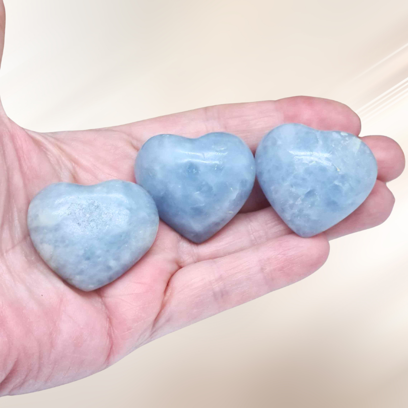 calcite bleue, coeur, lithotherapie, pierre ENAE Mineraux
