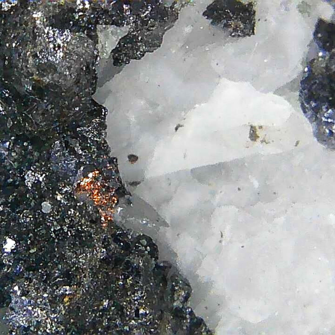 Galène, Calcite, Quartz, Chalcopyrite bruts (MB479) - ENAE Minéraux