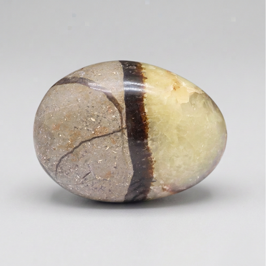 Galet poli en Septaria et Calcite jaune 40g (PRGFL325 - 8)