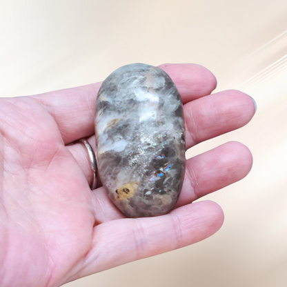 lithotherapie, microcline, pierre, pierre de lune noire ENAE Mineraux