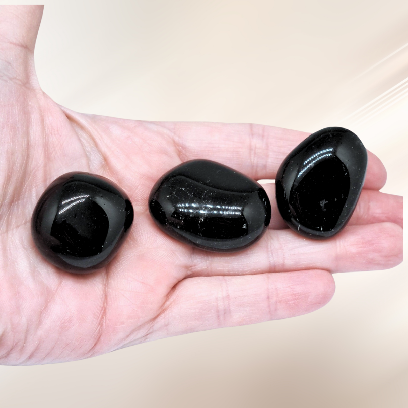 lithotherapie, obsidienne noire, pierre roulee ENAE Mineraux
