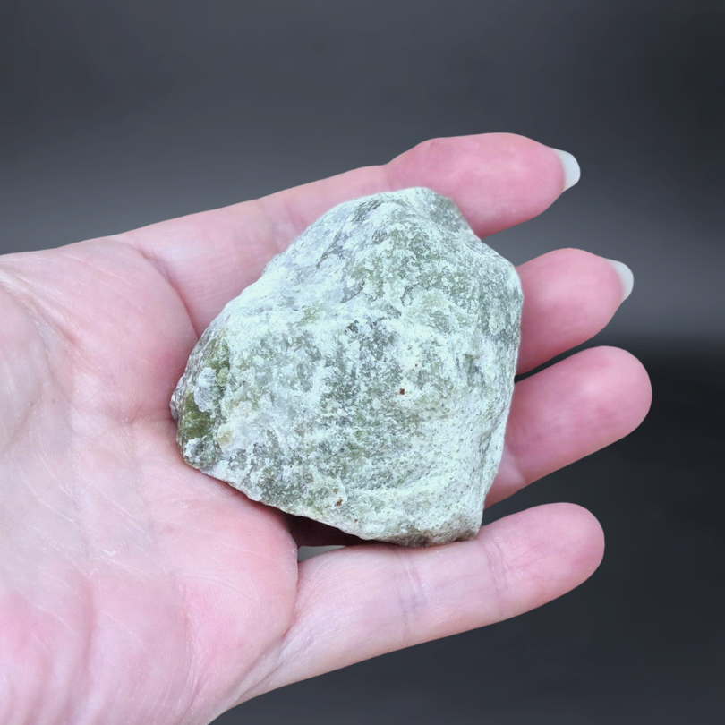 lithotherapie, pierre brute, vesuvianite ENAE Mineraux