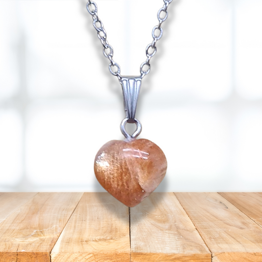 Pendentif cœur en Pierre de Soleil (PE2082-1) - ENAE Minéraux