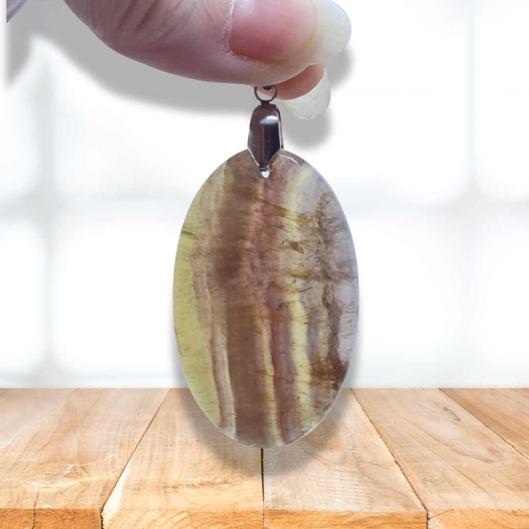 Pendentif en Fluorite jaune et arc-en-ciel (PE2088) - ENAE Minéraux