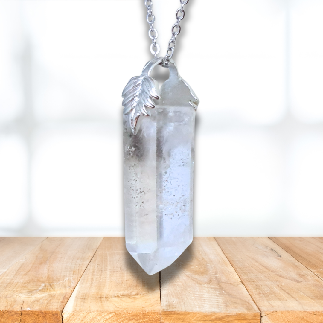 Pendentif en pointe de Cristal de Roche Lodolite (PE2101)