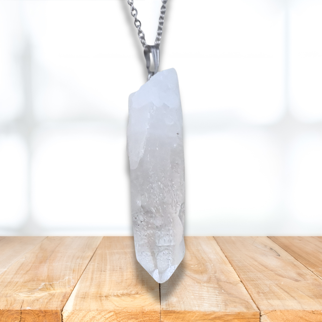 Pendentif en pointe brute de Cristal de Roche (PE2070) - ENAE Minéraux
