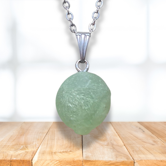 Pendentif en Prehnite brute (PE2097-1)