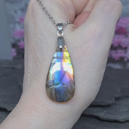 Pendentif en Labradorite multicolore (PE2137)