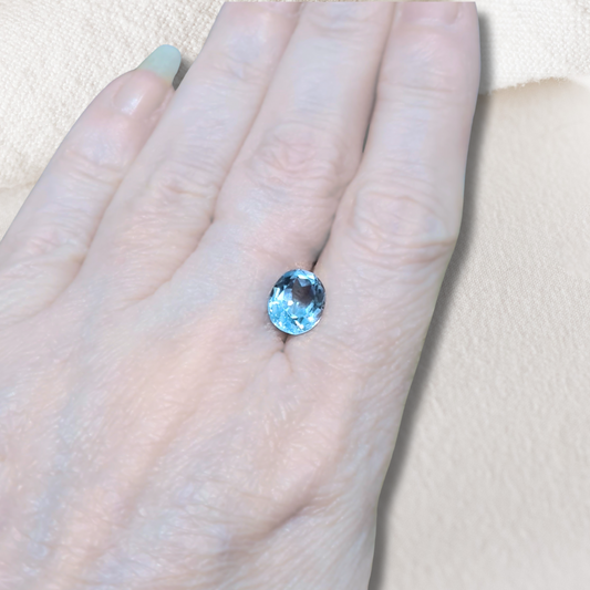 Topaze bleue gemme facettée (PGF744)