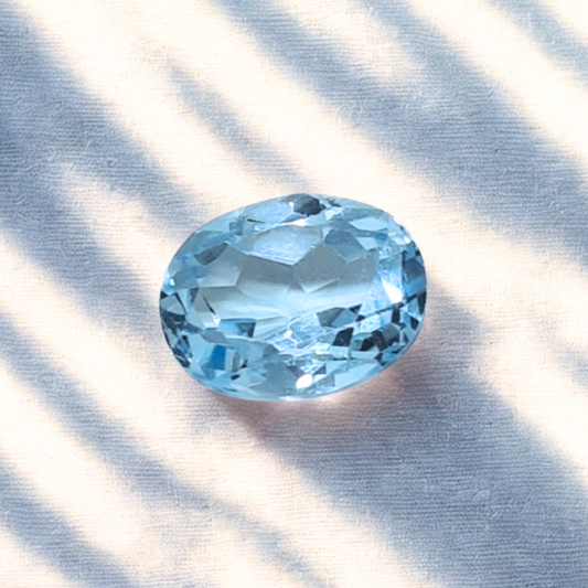 Topaze bleue gemme facettée (PGF744)